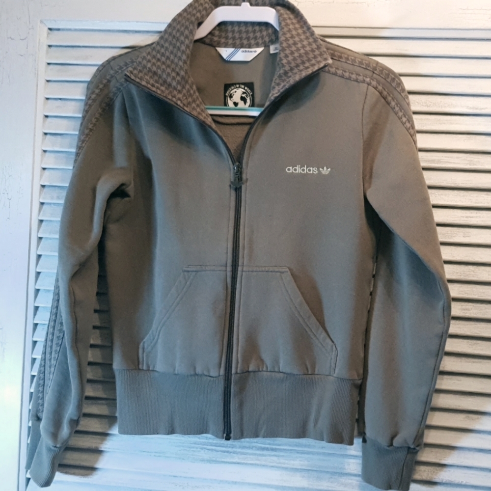 Women's Adidas Zip Up Hoodie. Size Small.